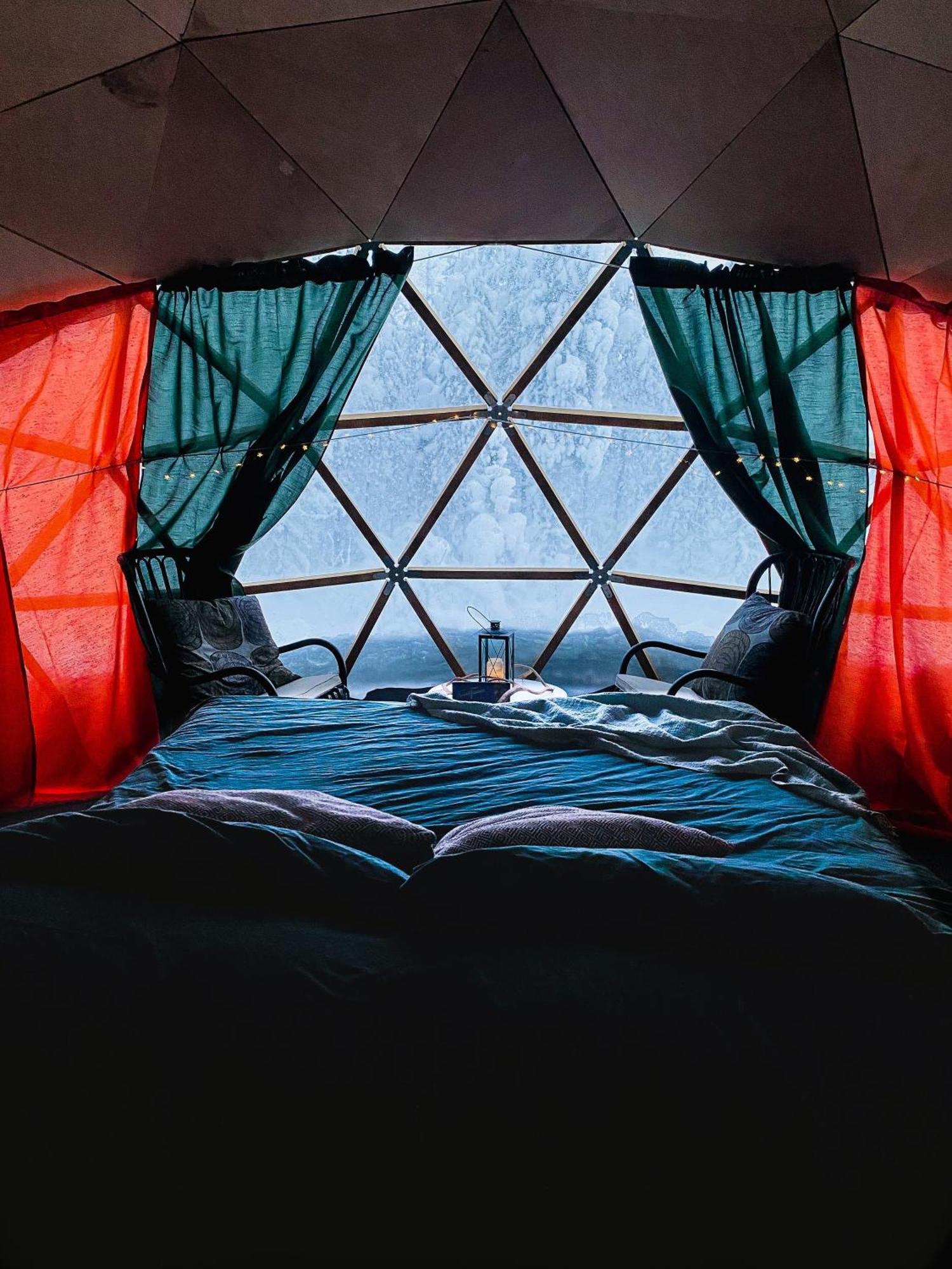 Aurora Igloo Fireplace-Heated Tents In A Secret Forest With Private Jacuzzi And Shared Sauna Bathroom And Dog Friendly Rovaniemi Exteriér fotografie