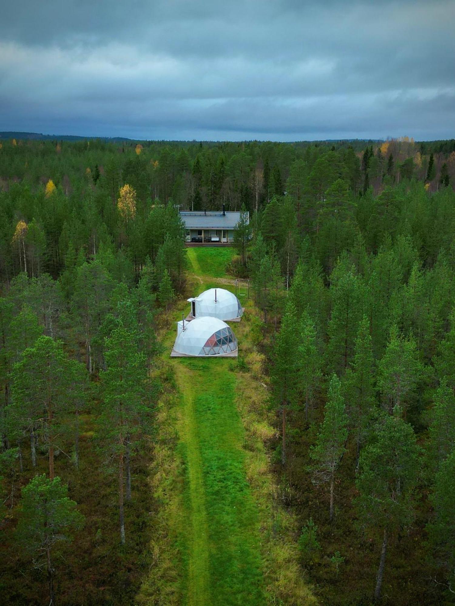 Aurora Igloo Fireplace-Heated Tents In A Secret Forest With Private Jacuzzi And Shared Sauna Bathroom And Dog Friendly Rovaniemi Exteriér fotografie