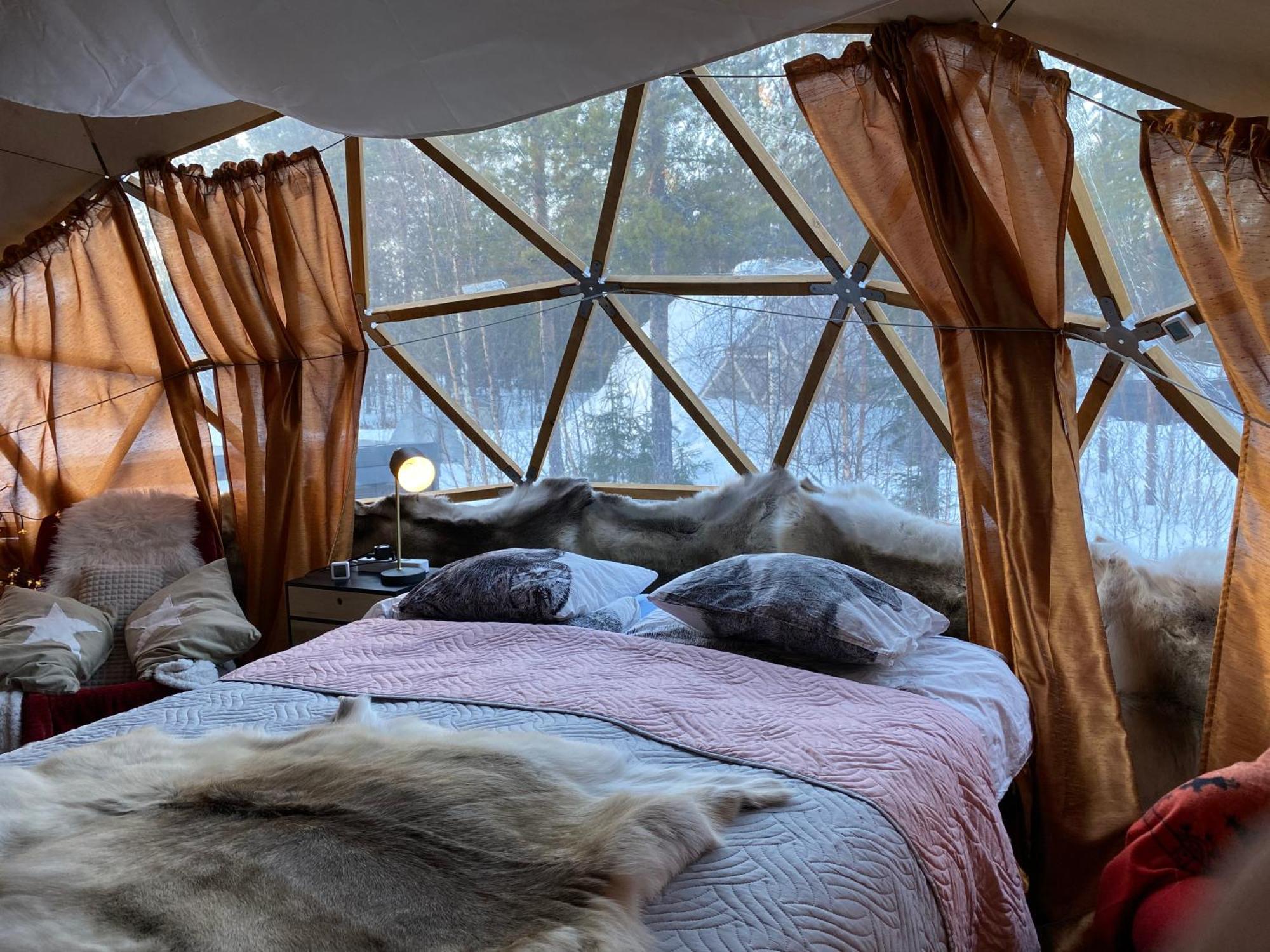 Aurora Igloo Fireplace-Heated Tents In A Secret Forest With Private Jacuzzi And Shared Sauna Bathroom And Dog Friendly Rovaniemi Exteriér fotografie