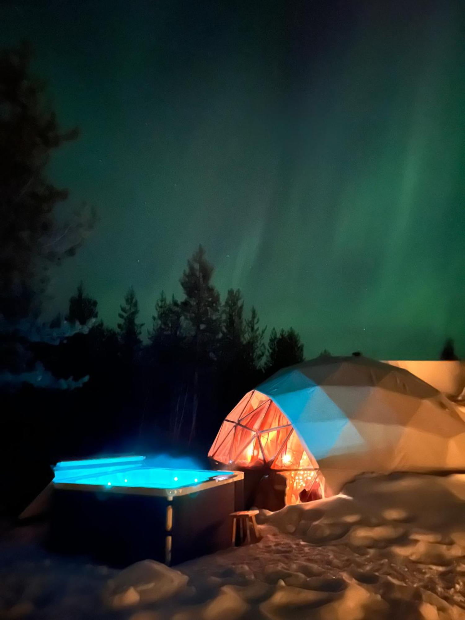 Aurora Igloo Fireplace-Heated Tents In A Secret Forest With Private Jacuzzi And Shared Sauna Bathroom And Dog Friendly Rovaniemi Exteriér fotografie