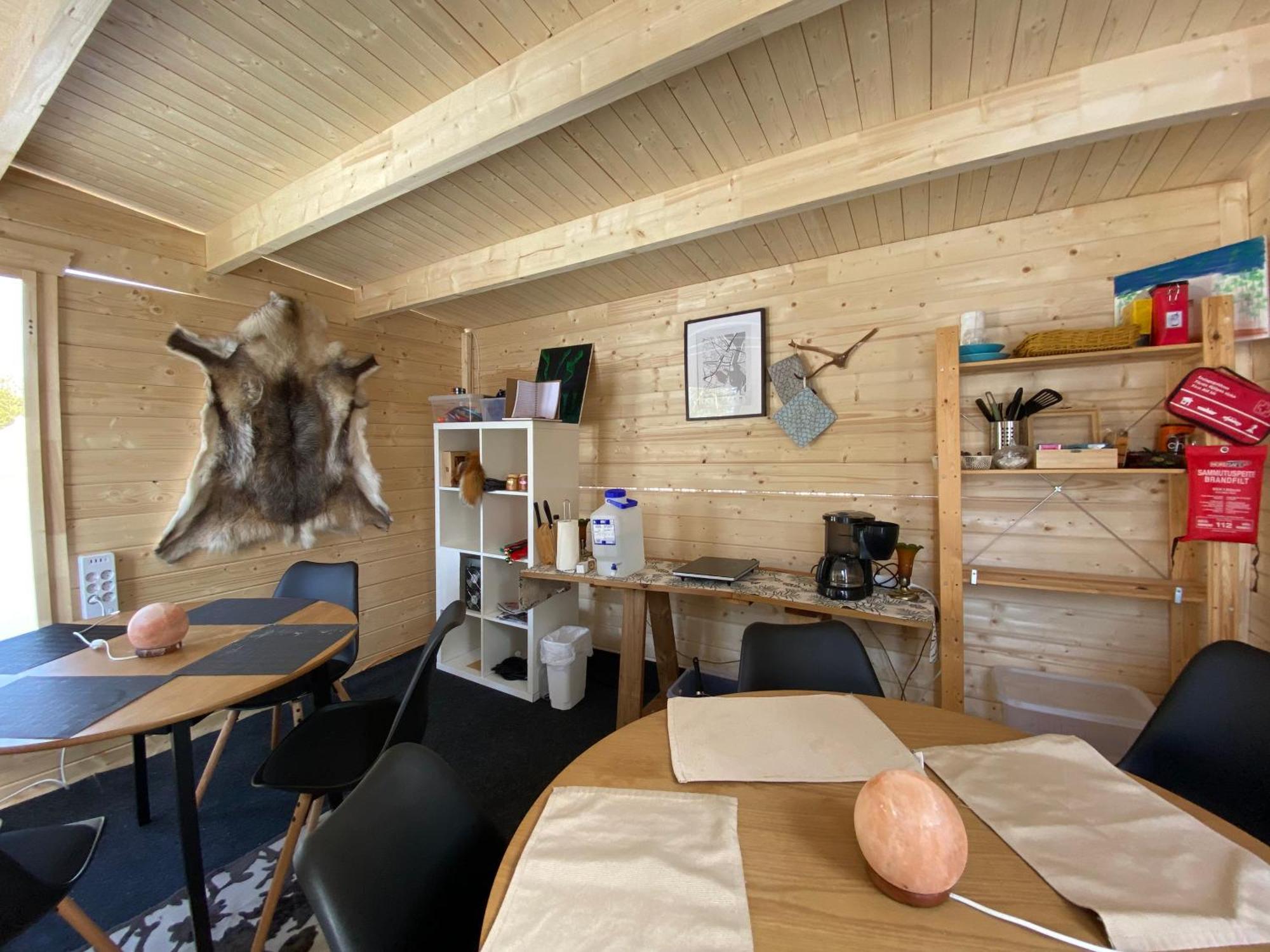 Aurora Igloo Fireplace-Heated Tents In A Secret Forest With Private Jacuzzi And Shared Sauna Bathroom And Dog Friendly Rovaniemi Exteriér fotografie